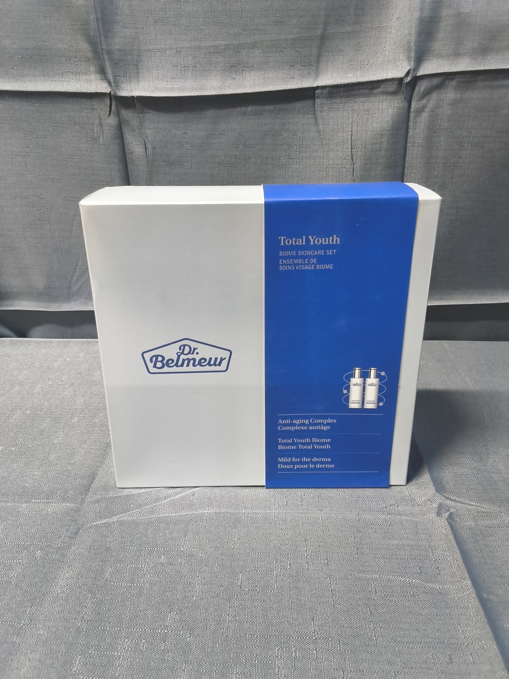 Total Youth Anti-Aging Skincare Set – White & Blue